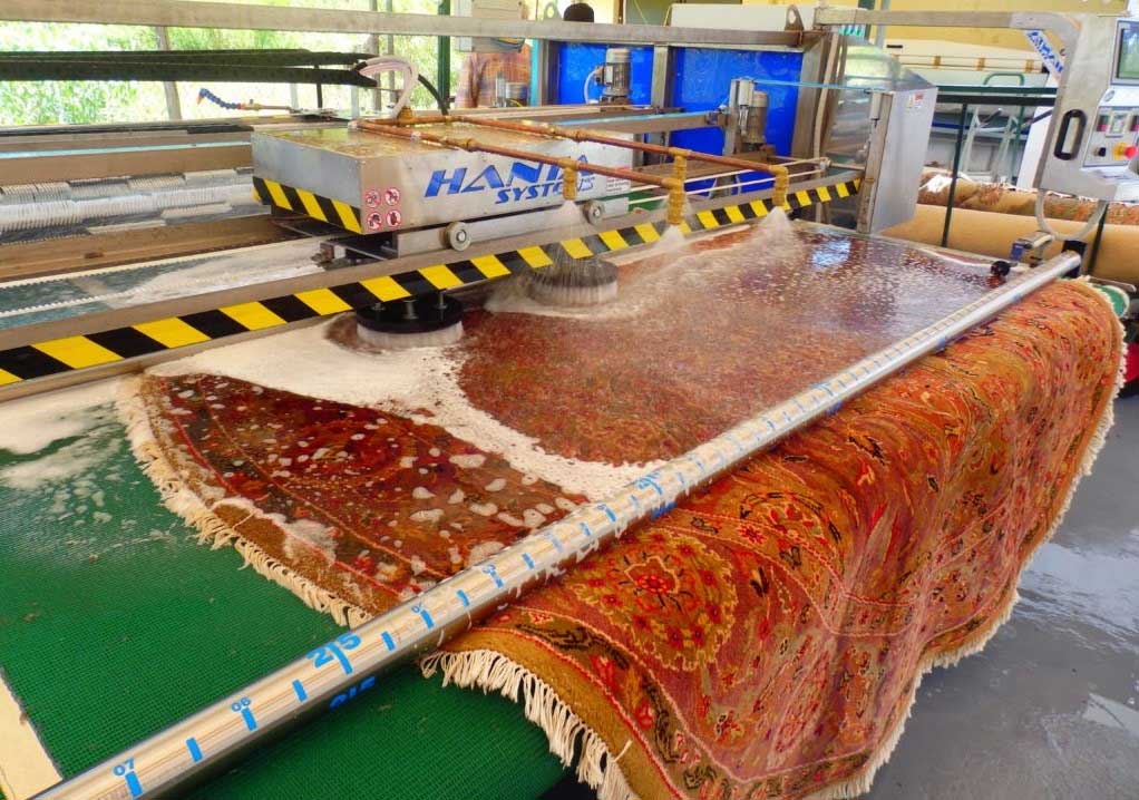 Getting-to-know-the-types-of-carpet-cleaning-methods آشنایی با انواع متدهای قالیشویی - قالیشویی پاکسان