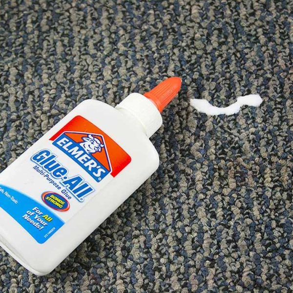 پاک کردن چسب از روی فرش می‌خواهید بدانید - قالیشویی پاکسان