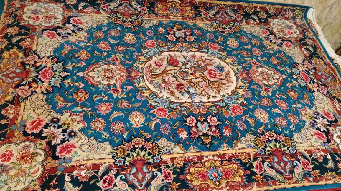 How-to-keep-the-handmade-carpet-without-damage چگونه فرش دستباف را بدون آسیب نگه داریم؟ - قالیشویی پاکسان