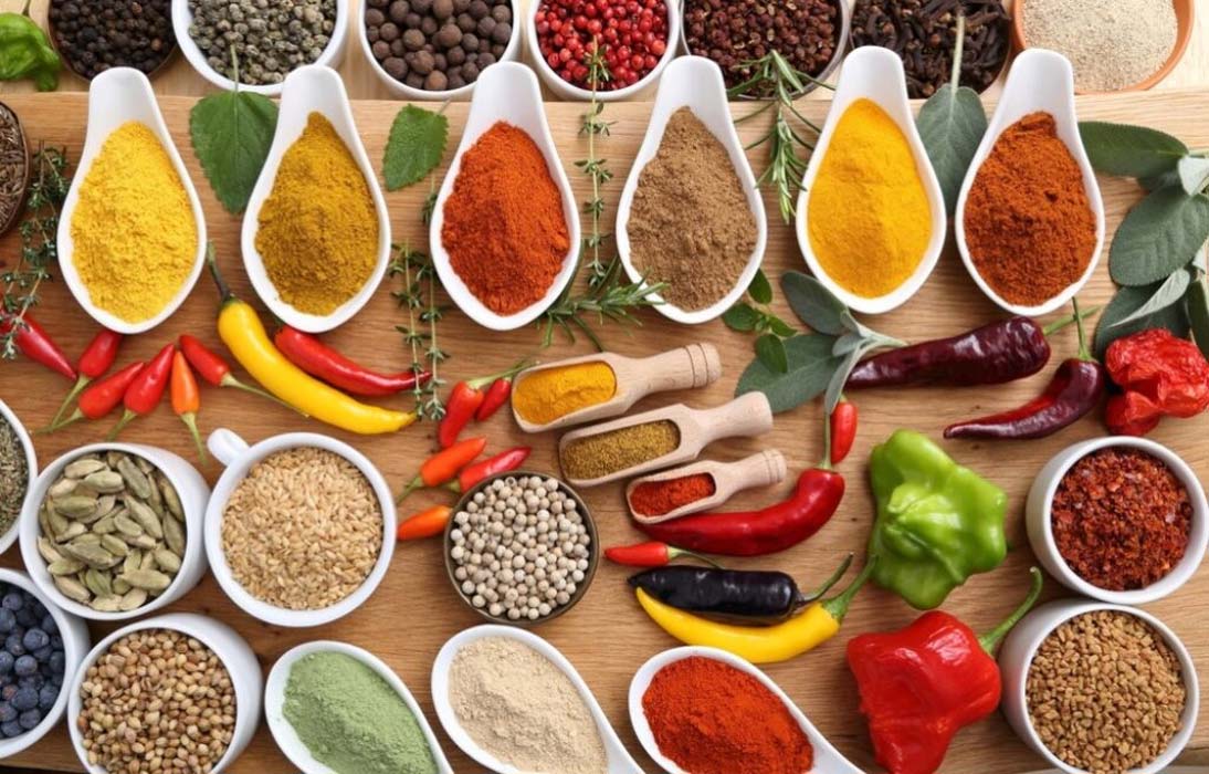 روش پاک کردن لکه زرد چوبه و ادویه از فرش - قالیشویی پاکسان