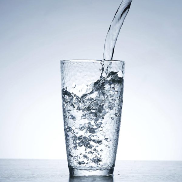 پاک کردن لکه های آب گازدار از روی فرش - قالیشویی پاکسان