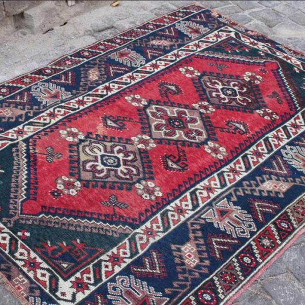 فرش دستبافت رنگ شده چیست؟ - قالیشویی پاکسان